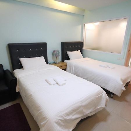 J.Residence Samut Prakan Exteriör bild