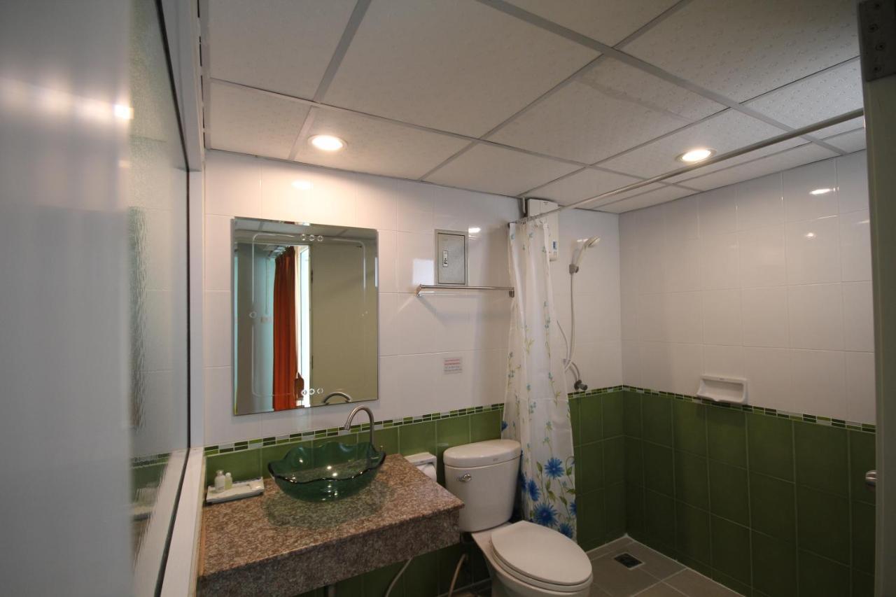 J.Residence Samut Prakan Exteriör bild