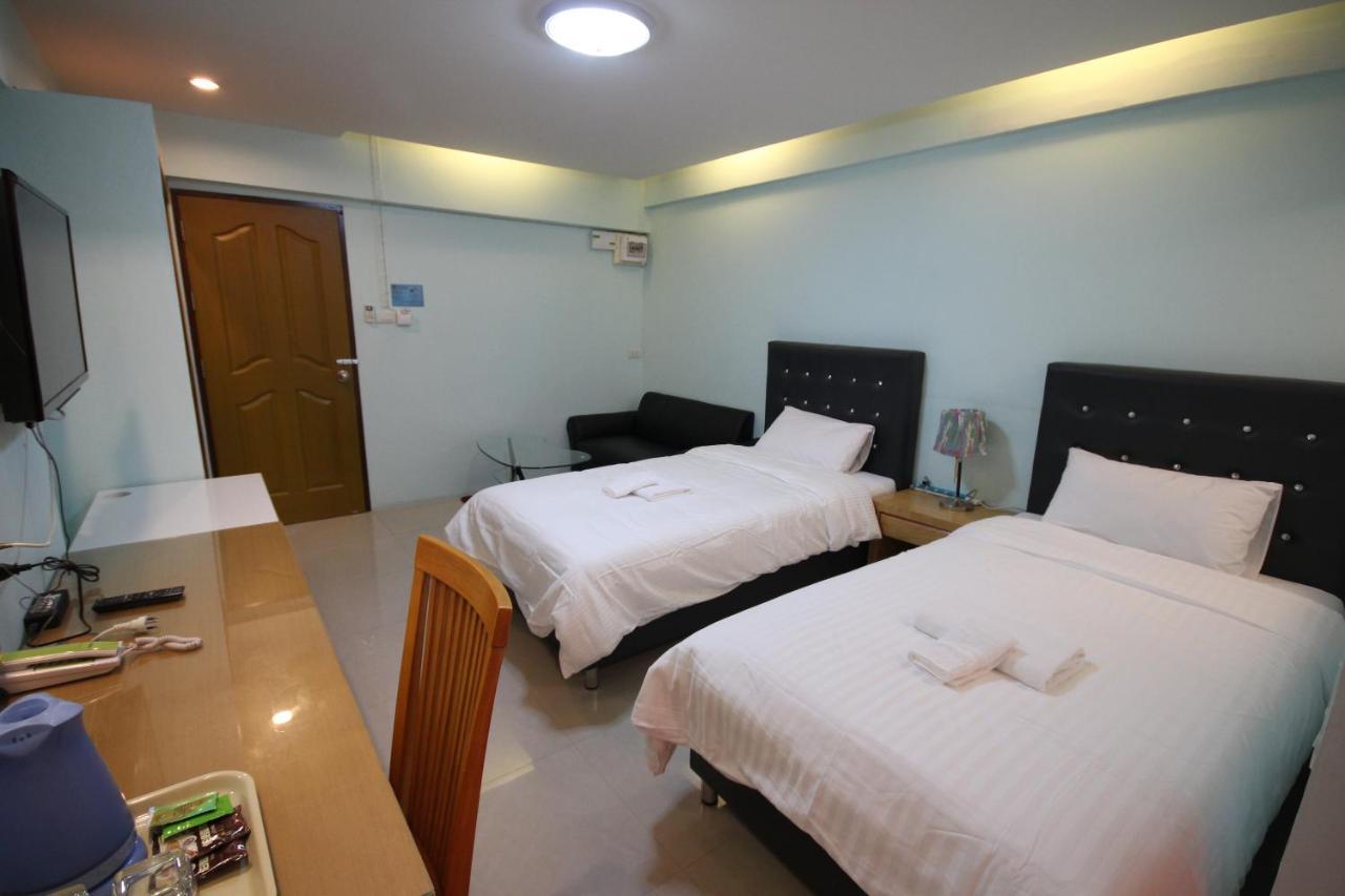 J.Residence Samut Prakan Exteriör bild
