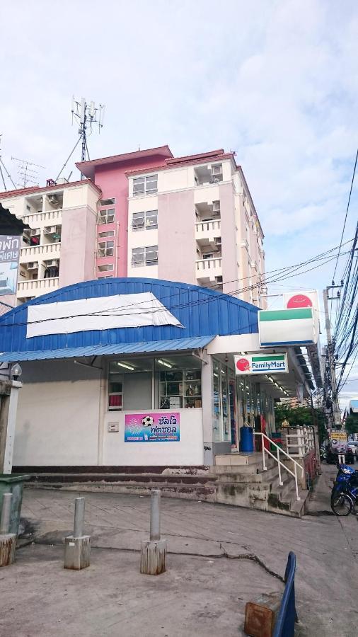 J.Residence Samut Prakan Exteriör bild