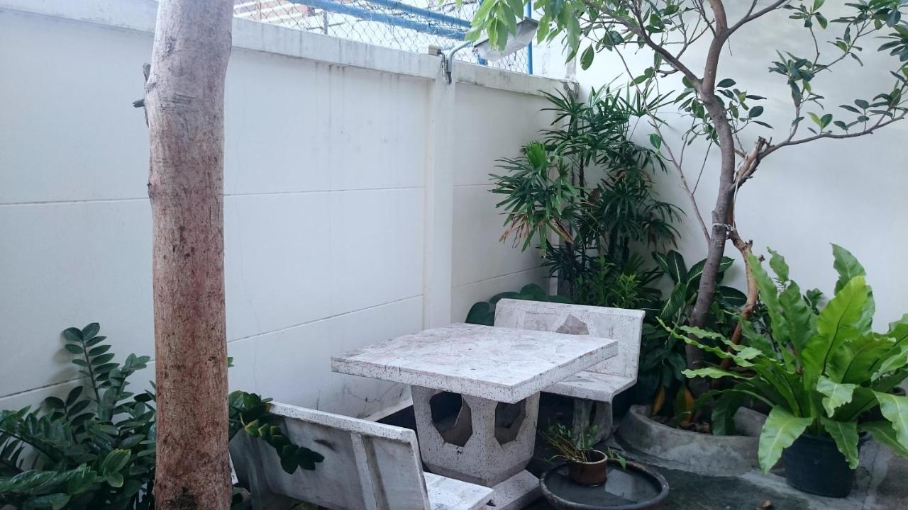 J.Residence Samut Prakan Exteriör bild