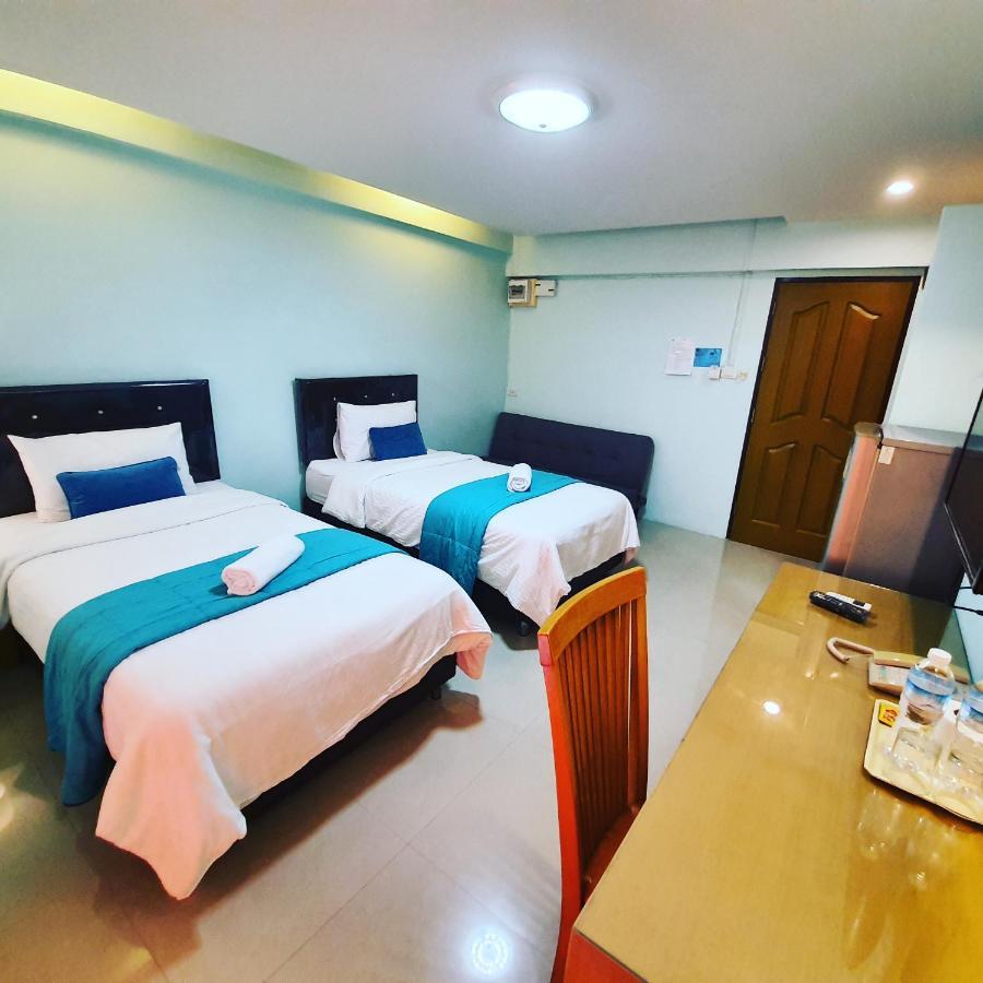 J.Residence Samut Prakan Exteriör bild